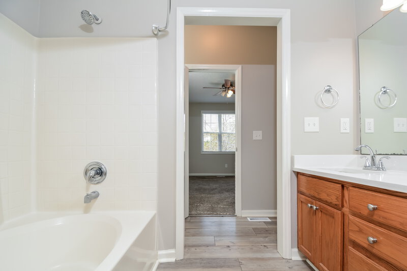 3,490/Mo, 4801 Morecambe Way Apex, NC 27539 Main Bathroom View 2