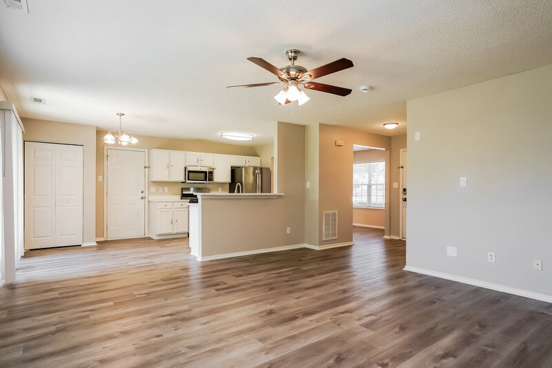 2,000/Mo, 6333 Saybrooke Dr Raleigh, NC 27604 Living Room View