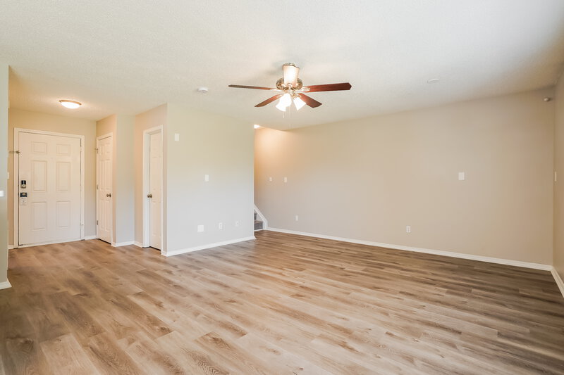 2,000/Mo, 6333 Saybrooke Dr Raleigh, NC 27604 Living Room View 2