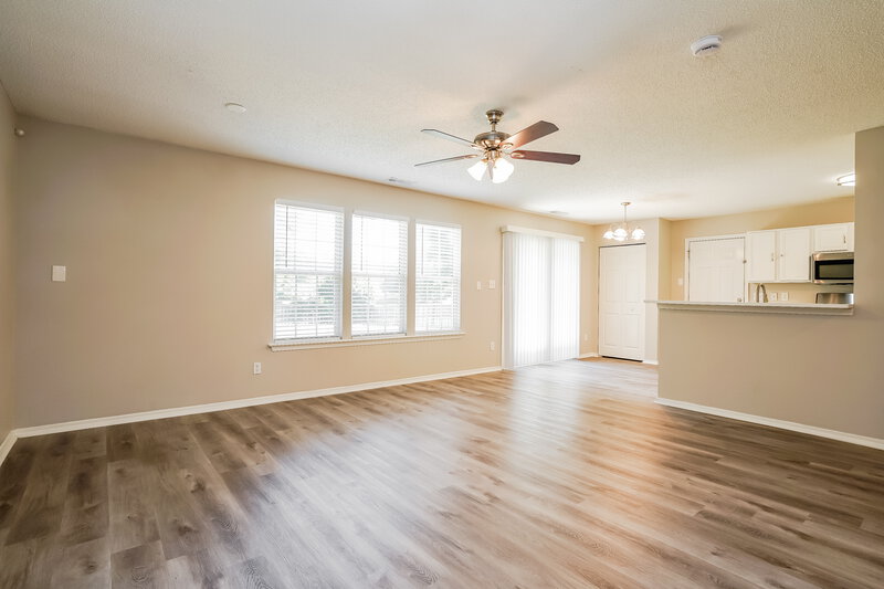 2,000/Mo, 6333 Saybrooke Dr Raleigh, NC 27604 Living Room View 3