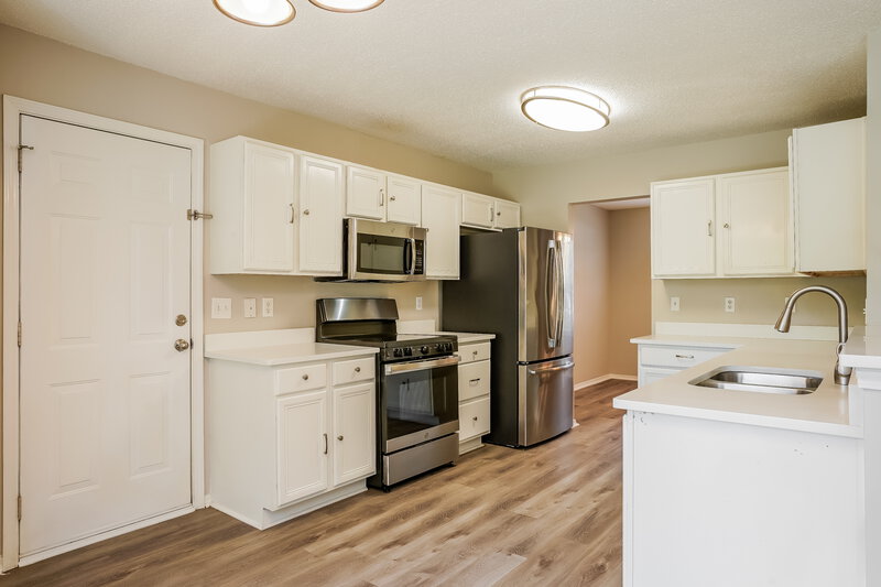 2,000/Mo, 6333 Saybrooke Dr Raleigh, NC 27604 Kitchen View