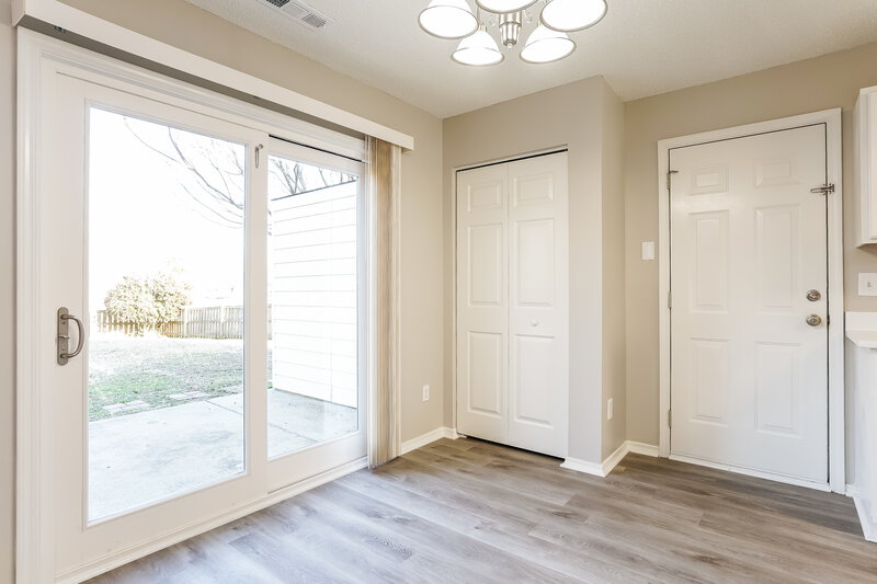 2,130/Mo, 6333 Saybrooke Dr Raleigh, NC 27604 Floorplan View 3