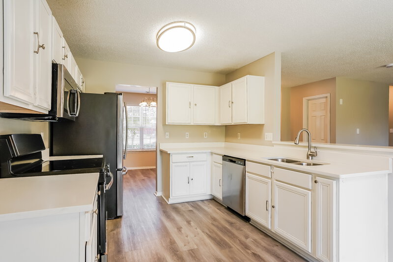 2,000/Mo, 6333 Saybrooke Dr Raleigh, NC 27604 Kitchen View 2
