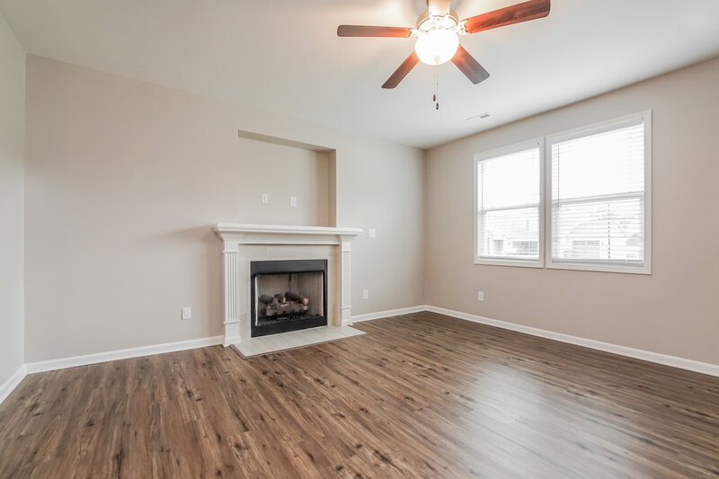 2,190/Mo, 19 Tang Cir Garner, NC 27529 Living Room View