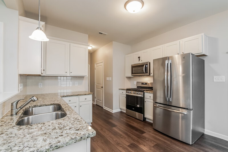 2,190/Mo, 19 Tang Cir Garner, NC 27529 Kitchen View 2