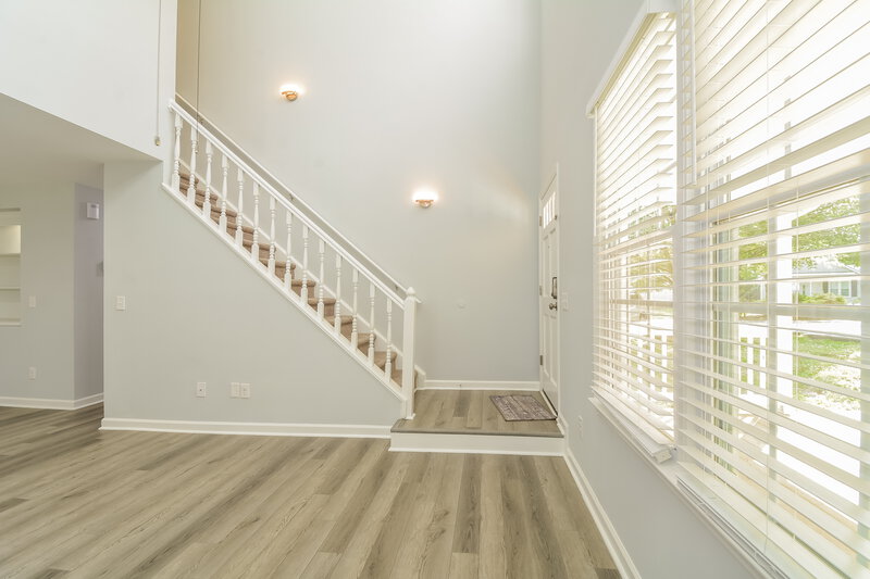 2,030/Mo, 320 Wax Myrtle Ct Cary, NC 27513 Living Room View