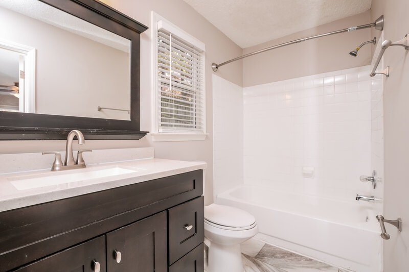 1,800/Mo, 765 Rawls Dr Raleigh, NC 27610 Main Bathroom View 2