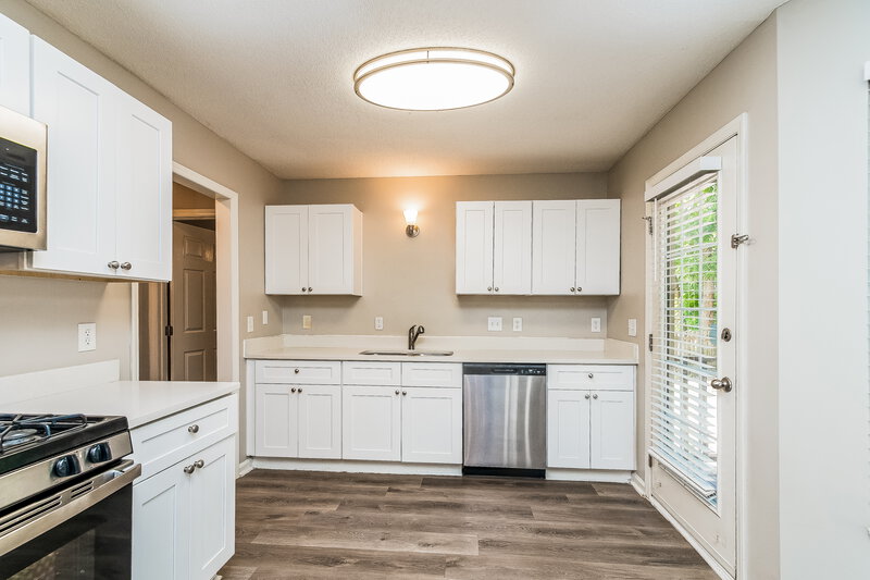 2,275/Mo, 5321 Botany Bay Dr Raleigh, NC 27616 Kitchen View