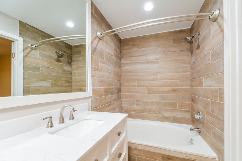 2,165/Mo, 310 Berwick Ct Wake Forest, NC 27587 Main Bathroom View