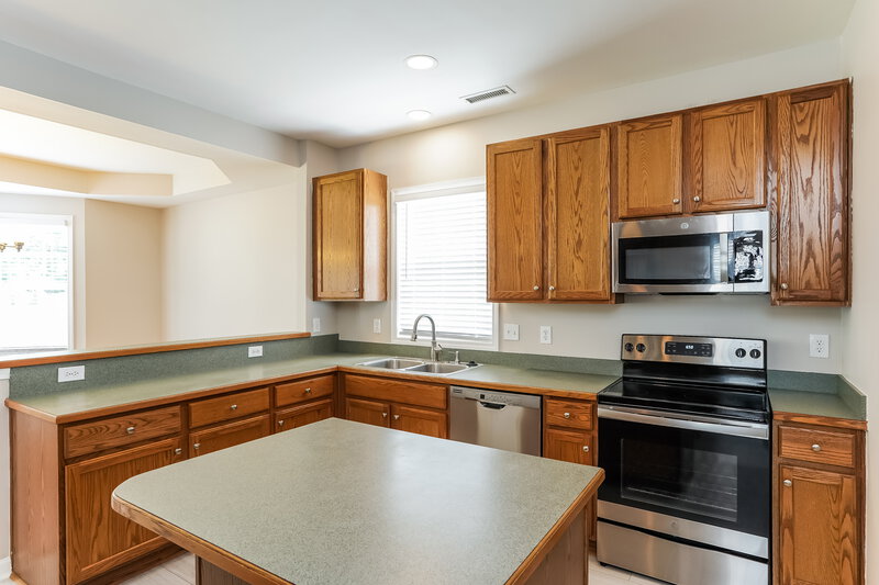 2,990/Mo, 2608 Dality Dr Raleigh, NC 27604 Kitchen View