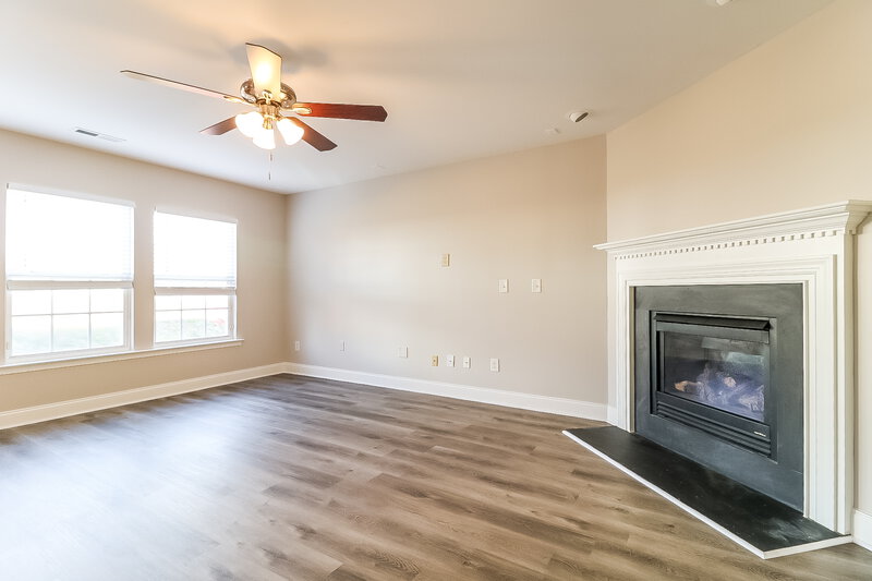 2,165/Mo, 6131 Paducah Dr Raleigh, NC 27610 Living Room View