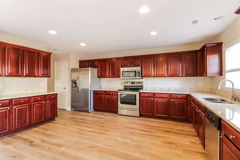 2,165/Mo, 6131 Paducah Dr Raleigh, NC 27610 Kitchen View