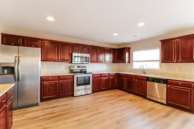 2,165/Mo, 6131 Paducah Dr Raleigh, NC 27610 Kitchen View 2