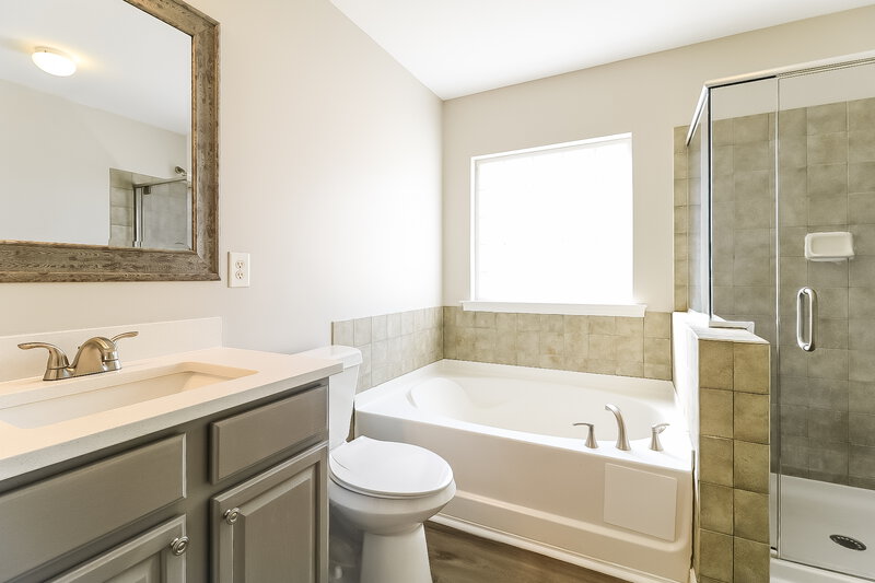 2,165/Mo, 6131 Paducah Dr Raleigh, NC 27610 Main Bathroom View