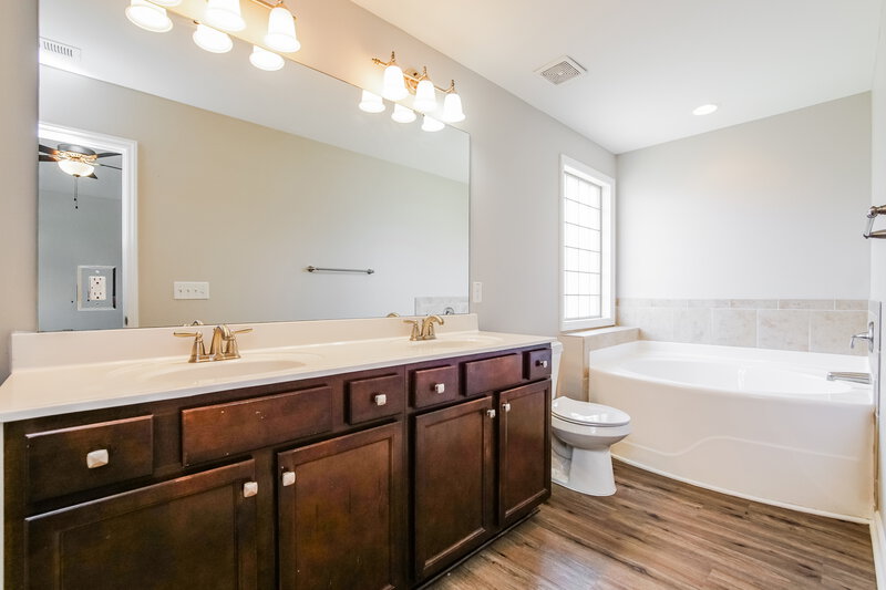 2,025/Mo, 508 McCarthy Dr Clayton, NC 27527 Main Bathroom View