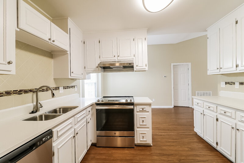 1,940/Mo, 504 Heathwick Dr Knightdale, NC 27545 Kitchen View