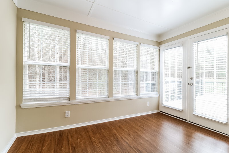 1,940/Mo, 504 Heathwick Dr Knightdale, NC 27545 Sun Room View