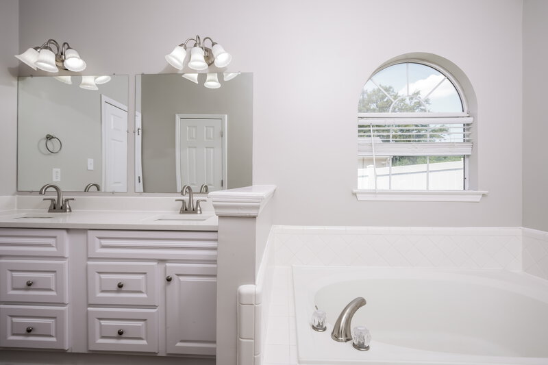 1,925/Mo, 504 Heathwick Dr Knightdale, NC 27545 Main Bathroom View