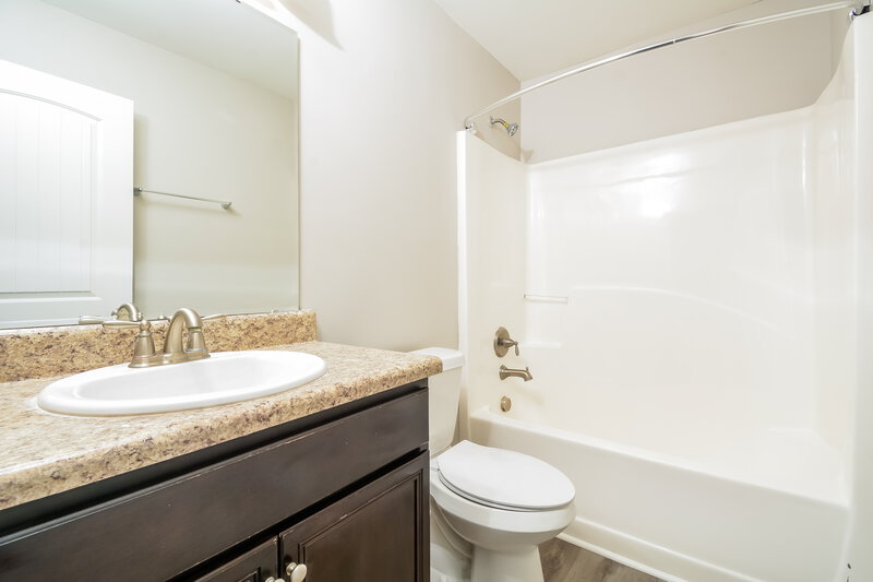 1,860/Mo, 131 Cottage Dr Clayton, NC 27527 Bathroom View