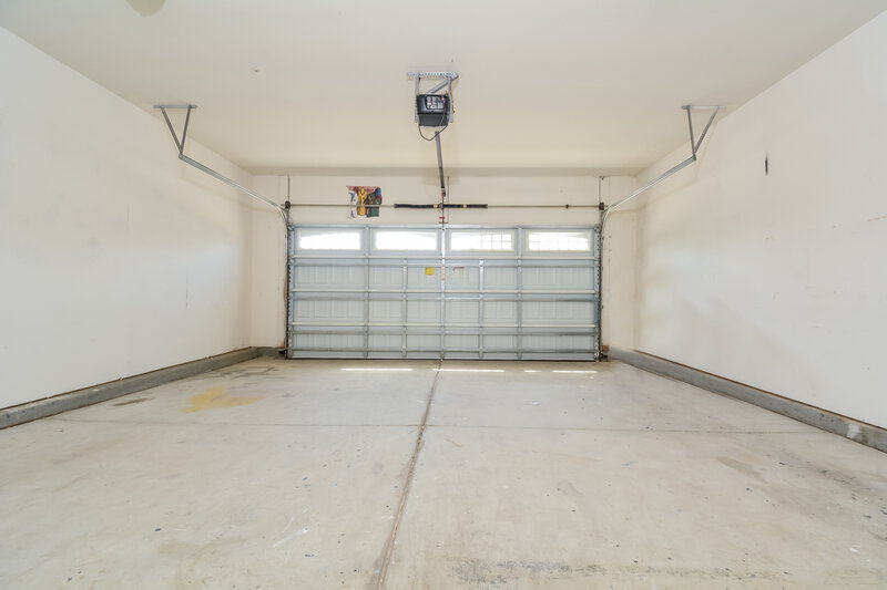 1,860/Mo, 131 Cottage Dr Clayton, NC 27527 Garage View