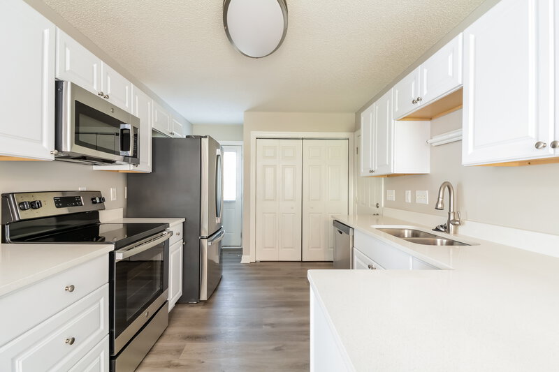 2,850/Mo, 805 Wallridge Dr Wake Forest, NC 27587 Kitchen View