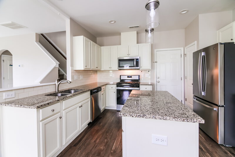 2,035/Mo, 767 Lakemont Dr Clayton, NC 27520 Kitchen View