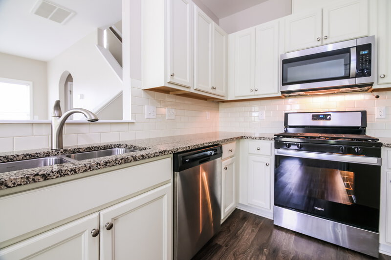 2,035/Mo, 767 Lakemont Dr Clayton, NC 27520 Kitchen View 2