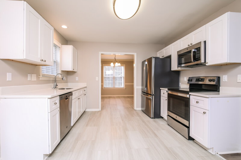 2,155/Mo, 5827 Waterford Landing Ct Raleigh, NC 27610 Kitchen View