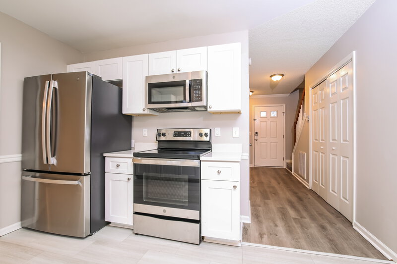 2,155/Mo, 5827 Waterford Landing Ct Raleigh, NC 27610 Kitchen View 2