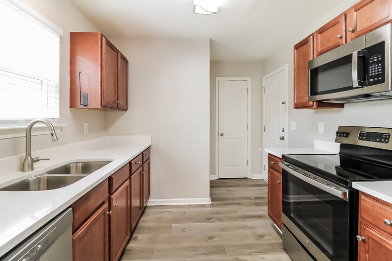 1,905/Mo, 4304 Lady Yvone Way Raleigh, NC 27610 Kitchen View 2