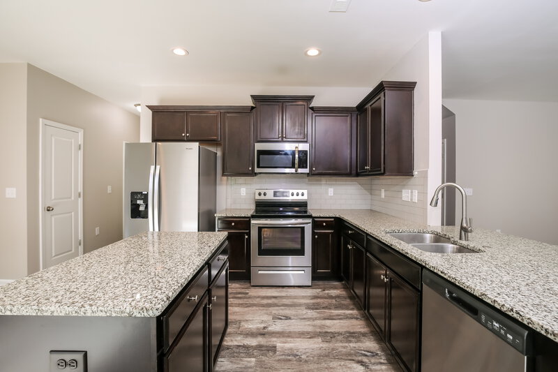 2,105/Mo, 6113 Watsonia Dr Zebulon, NC 27597 Kitchen View 2