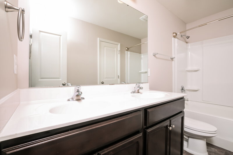 2,105/Mo, 6113 Watsonia Dr Zebulon, NC 27597 Bathroom View