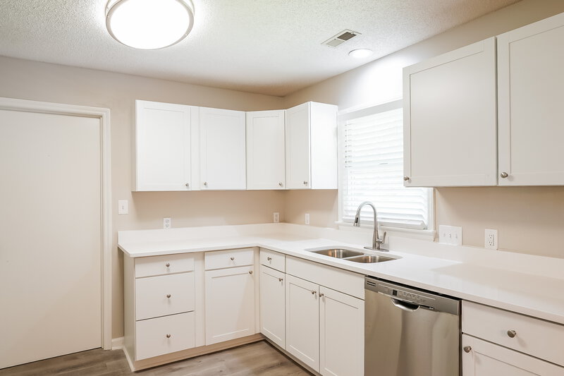 2,065/Mo, 1509 Kempsey Cir Fuquay Varina, NC 27526 Kitchen View