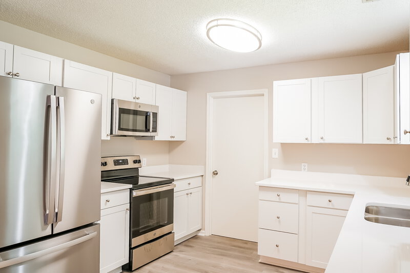 2,065/Mo, 1509 Kempsey Cir Fuquay Varina, NC 27526 Kitchen View 2