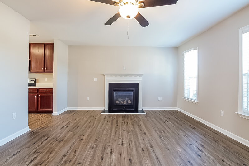 1,890/Mo, 900 Red Oak Tree Dr Fuquay Varina, NC 27526 Living Room View 2