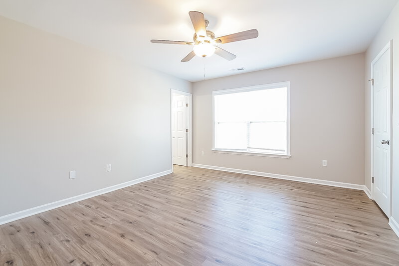 1,890/Mo, 900 Red Oak Tree Dr Fuquay Varina, NC 27526 Main Bedroom View