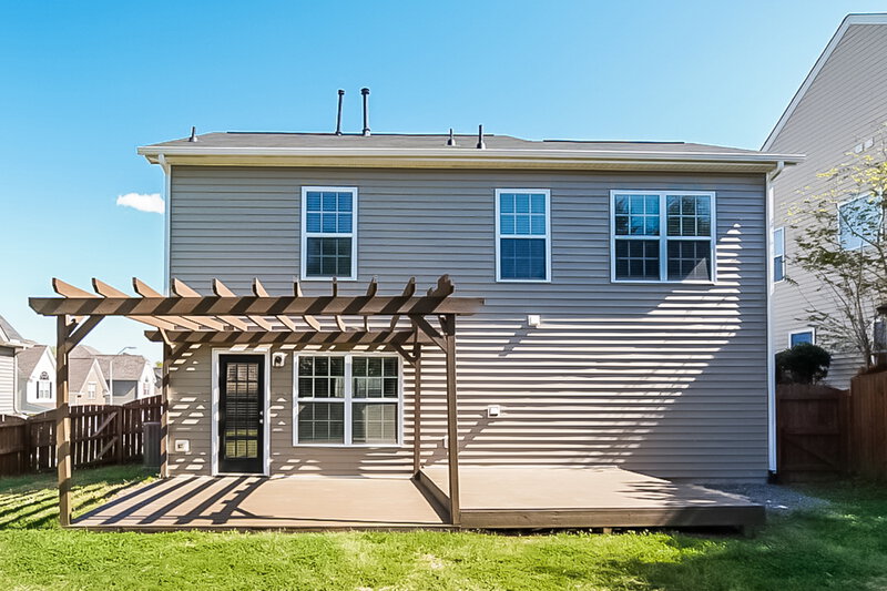 1,890/Mo, 900 Red Oak Tree Dr Fuquay Varina, NC 27526 Rear View 2