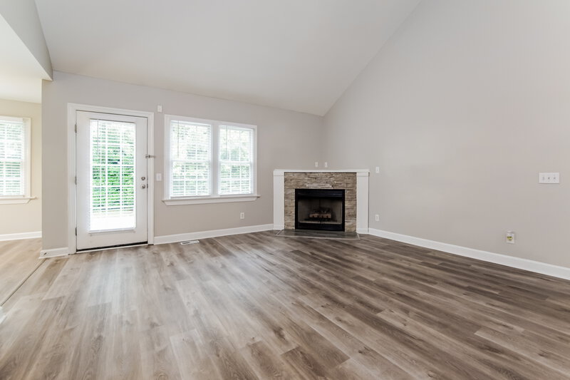 1,915/Mo, 1005 Bren Village Ct Fuquay Varina, NC 27526 Living Room View 2