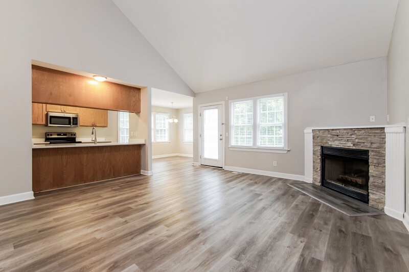 1,915/Mo, 1005 Bren Village Ct Fuquay Varina, NC 27526 Living Room View 3