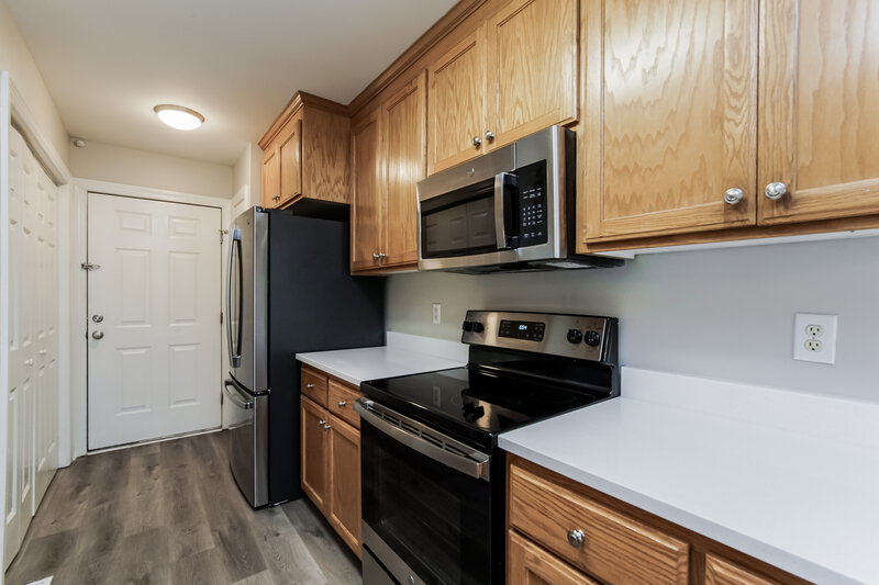 1,915/Mo, 1005 Bren Village Ct Fuquay Varina, NC 27526 Kitchen View 2