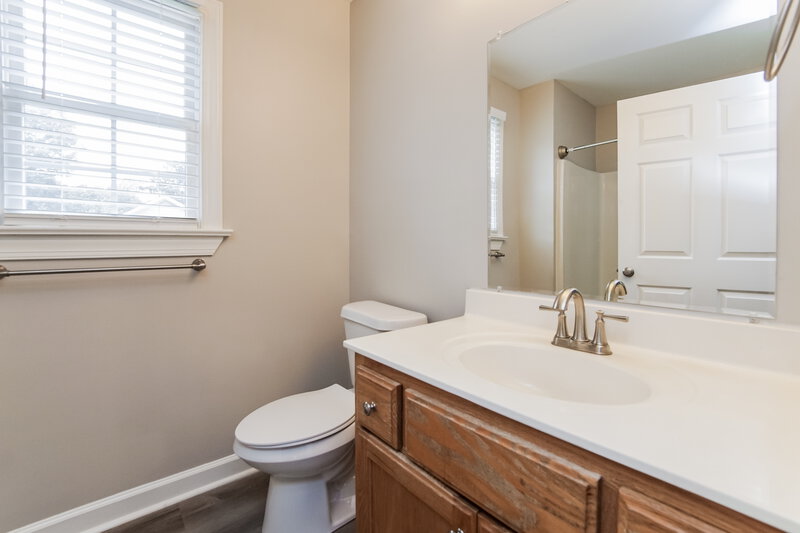 1,915/Mo, 1005 Bren Village Ct Fuquay Varina, NC 27526 Main Bathroom View