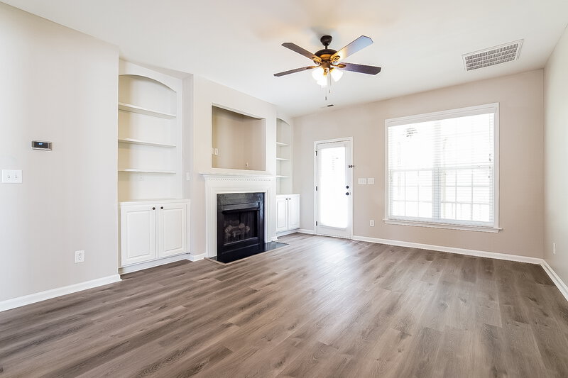 2,900/Mo, 240 Haywood Ln Clayton, NC 27527 Living Room View