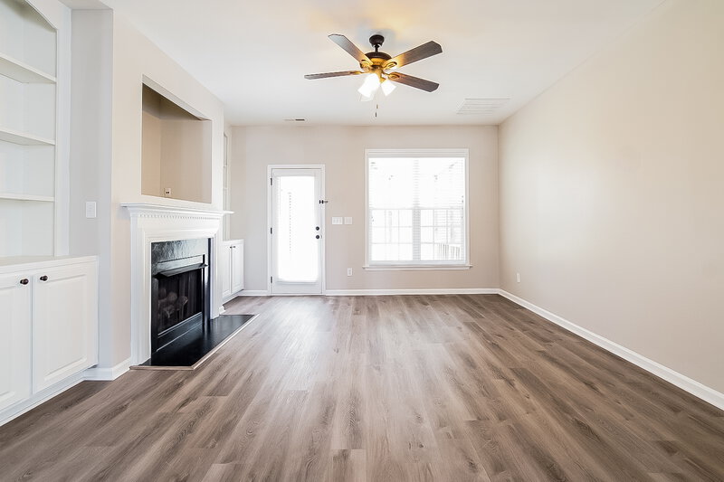 2,900/Mo, 240 Haywood Ln Clayton, NC 27527 Living Room View 2