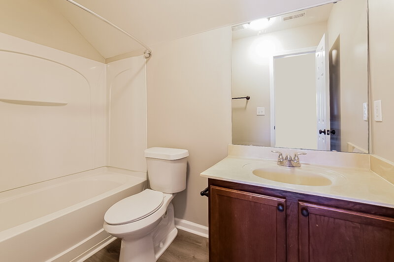 2,900/Mo, 240 Haywood Ln Clayton, NC 27527 Bathroom View