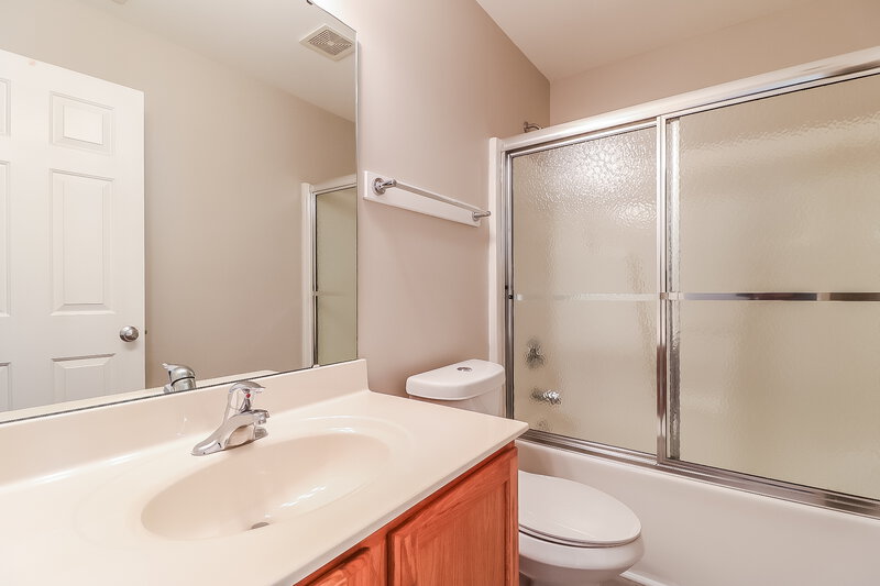 1,945/Mo, 1421 Cairo Way Fuquay Varina, NC 27526 Main Bathroom View
