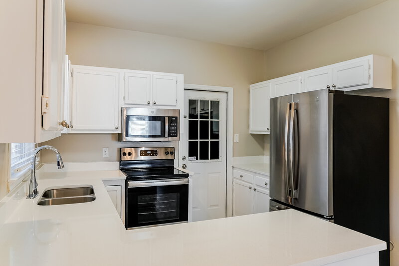 1,840/Mo, 1716 Netherfield Ln Raleigh, NC 27610 Kitchen View