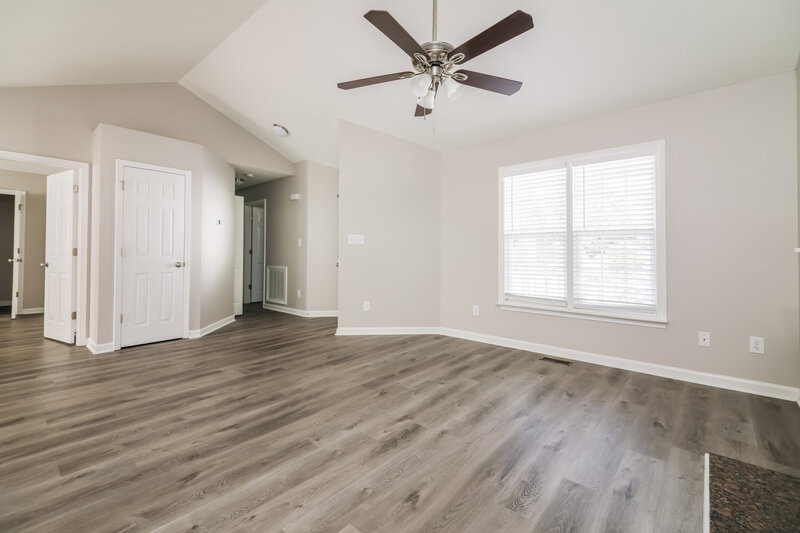 1,755/Mo, 4304 Candle Ct Raleigh, NC 27616 Living Room View 2