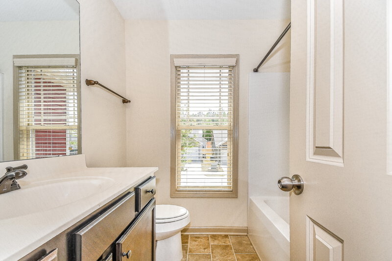 1,990/Mo, 104 Parkview Drive Clayton, NC 27520 Bathroom View