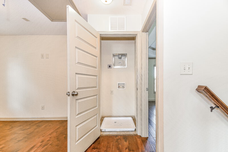 1,990/Mo, 104 Parkview Drive Clayton, NC 27520 Laundry Room View