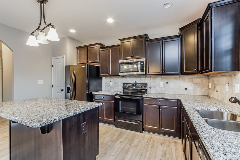 2,060/Mo, 105 Sloan Dr Clayton, NC 27520 Kitchen View